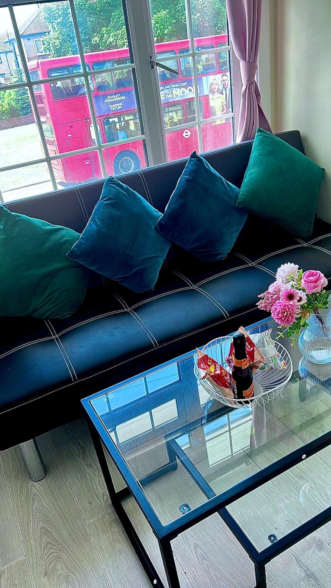 Cosy Private Flat In London, Free Parking On Premise Apartment Carshalton Ngoại thất bức ảnh