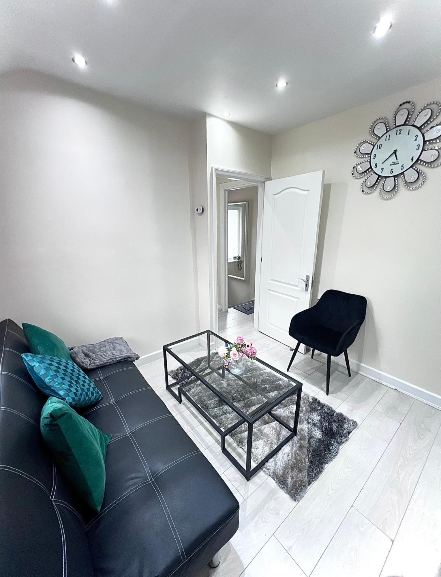 Cosy Private Flat In London, Free Parking On Premise Apartment Carshalton Ngoại thất bức ảnh